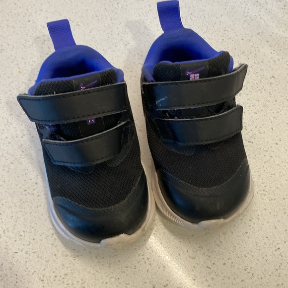 Toddler Nike Shoes - Picture 2 of 7